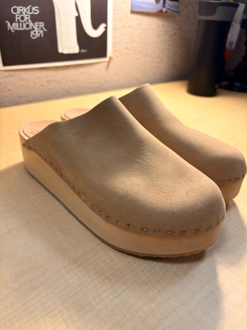 Bryr rare cashmere Bean clogs size 7